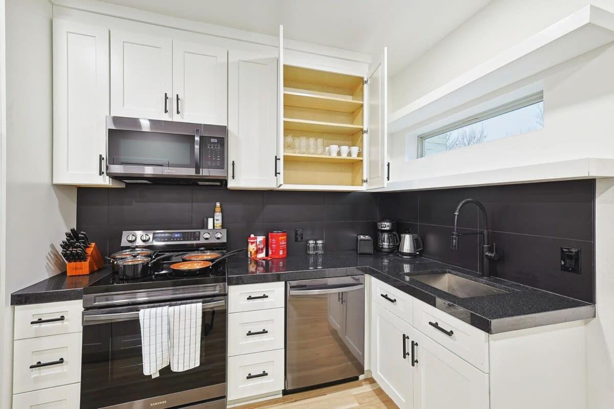 New 2B Townhome Near At&T Global Life 6Flag Arlington Exteriör bild